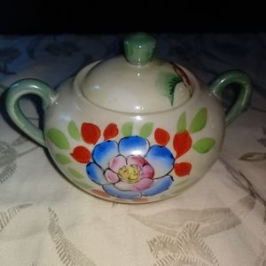 Beautiful Japanese Bowl w/ lid